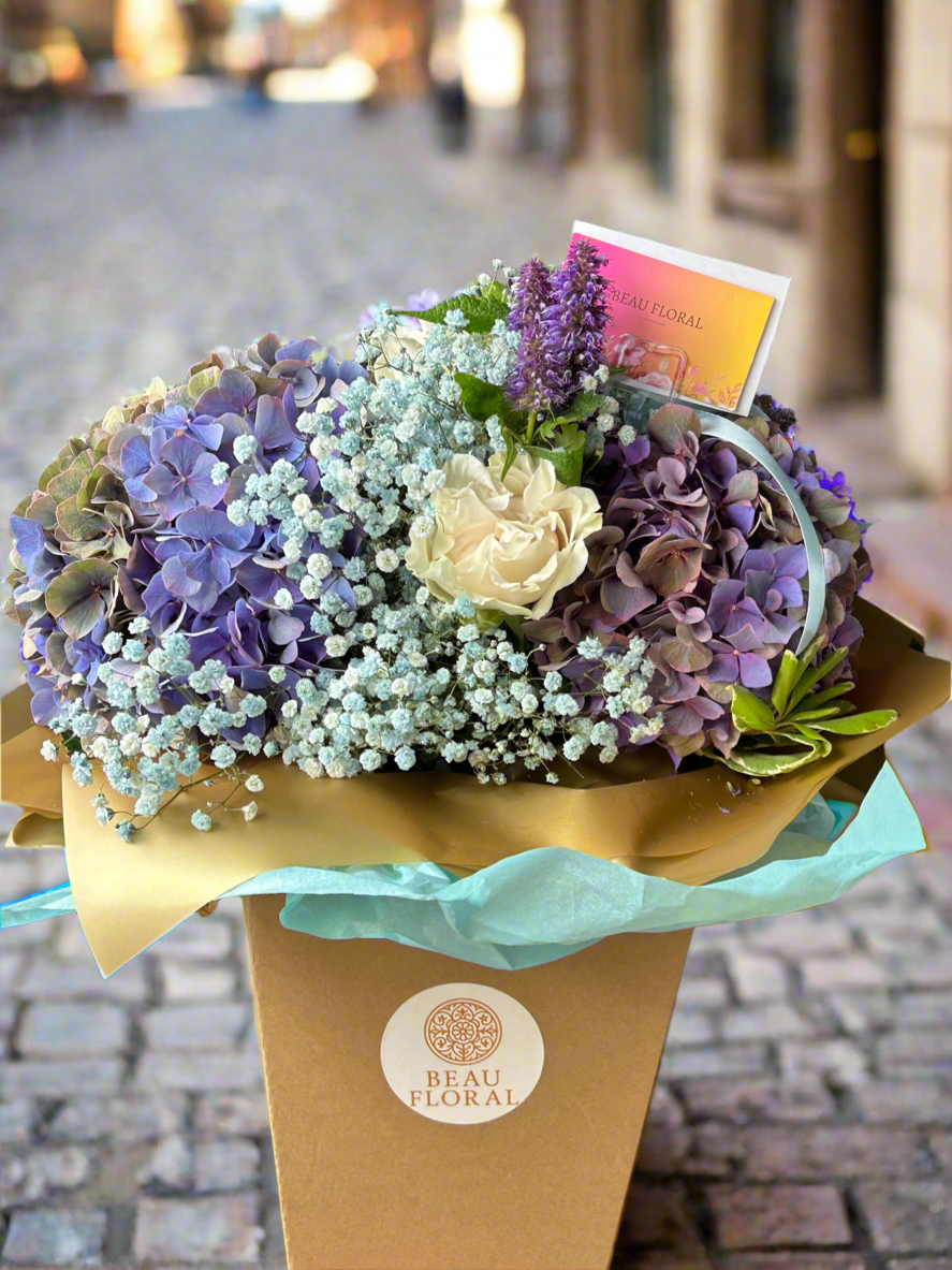 BELLA FRESH HAND TIED BOUQUET